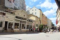 Tržní krámky v ulici Tržiště jsou stále v majetku města.