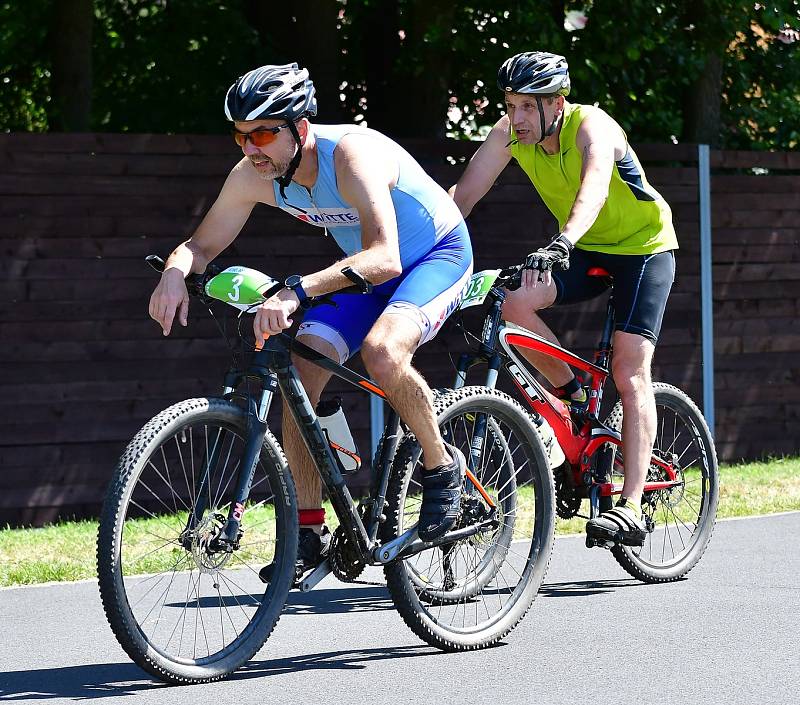 Rekordních 135 triatlonistů se postavilo na start 29. ročníku KIWI Xterra Triatlonu.