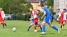 V souboji třetiligových týmů uspěla karlovarská Slavia, která porazila Teplice B 2:0.