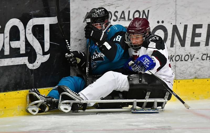 Para hokejisté SKV Sharks Karlovy Vary v souboji s pražskou Spartou urvali vysokou výhru 8:1.