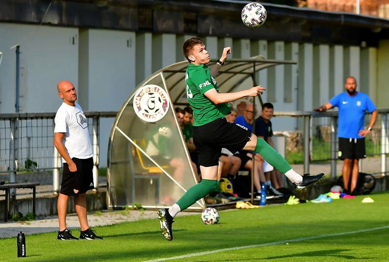 Čtyři branky museli skousnout fotbalisté Baníku Sokolov v duelu s béčkem Dukly Praha na stadionu v Blšanech.