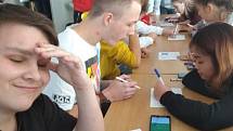 Na Střední průmyslové škole Ostrov se uskutečnil krajský turnaj soutěže pIšQworky, na kterém se rozhodovalo, který z dvanácti týmů postoupí na brněnské Grandfinále.