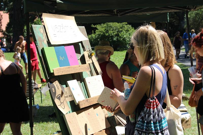 Multižánrový hudební festival Povaleč ve Valči.