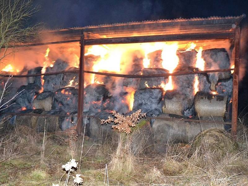 Požár seníku v Mírové způsobil škody za 1,2 milionu korun