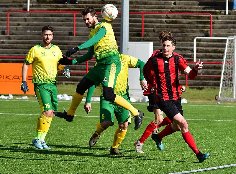 Dvory si připsaly na drahovické umělce na své konto vítězství nad Loktem v poměru 4:2, které bylo dvanáctým v soutěži.