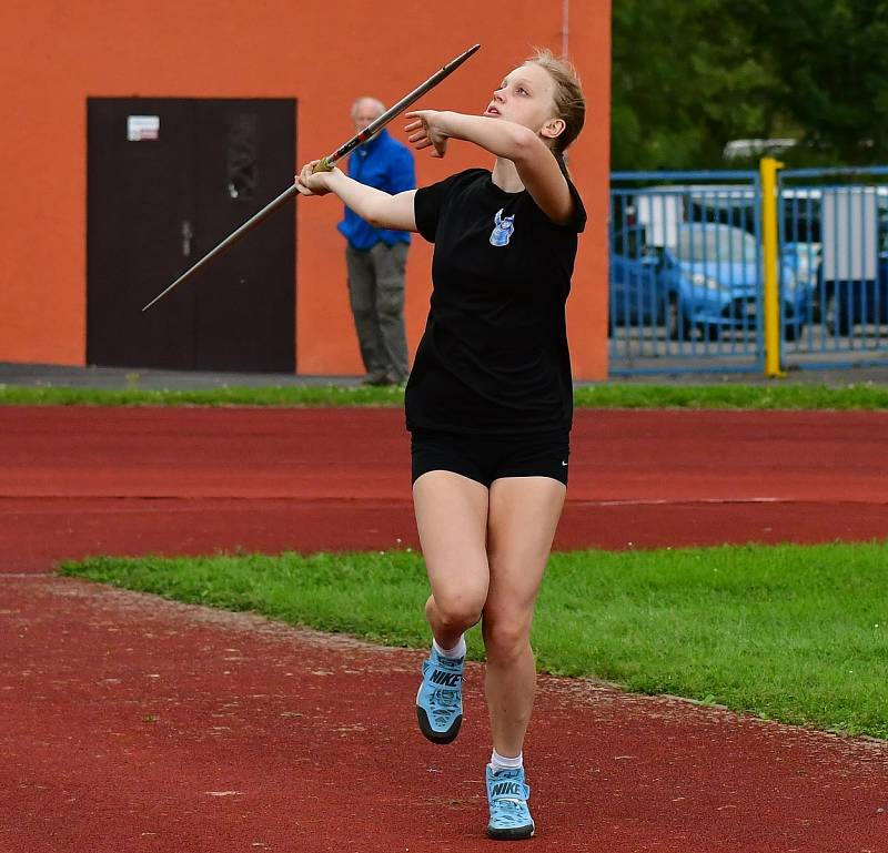 Karlovarské kontrolní závody uspořádal v týdnu na městském atletickém stadionu v lázeňském městě Triatlet Karlovy Vary.