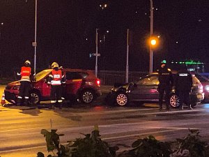 Dopravní nehoda na Chebském mostě v Karlových Varech.