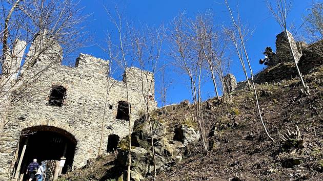 Vyhledávaným místem je i zřícenina hradu Andělská Hora.