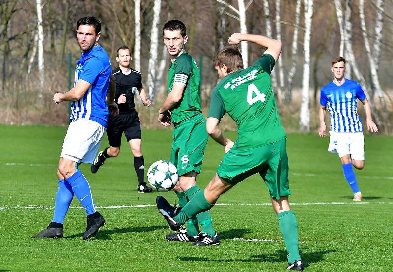 Fotbalisté Ostrova dosáhli proti Nymburku (v zeleném) na důležitou výhru 3:2.