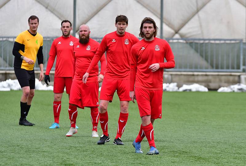 Pila (v červeném) porazila béčko Olympie 2:0, slavila druhou jarní výhru.