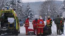 Vrtulník transportoval těžce zraněného muže do nemocnice