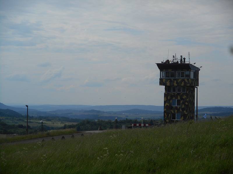 Vojáci z protiletadlového pluku ve Strakonicích se ve středu rozloučili se starými raketovými komplety typu Strela-10.