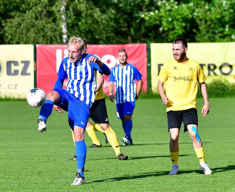 Mariánskolázeňská Viktoria prozatím vychází v Turnaji KKFS bodově naprázdno. Po domácí prohře 0:2 s rezervou karlovarské Slavie nestačila Viktoria ani na Ostrov, tomu podlehla 0:1.