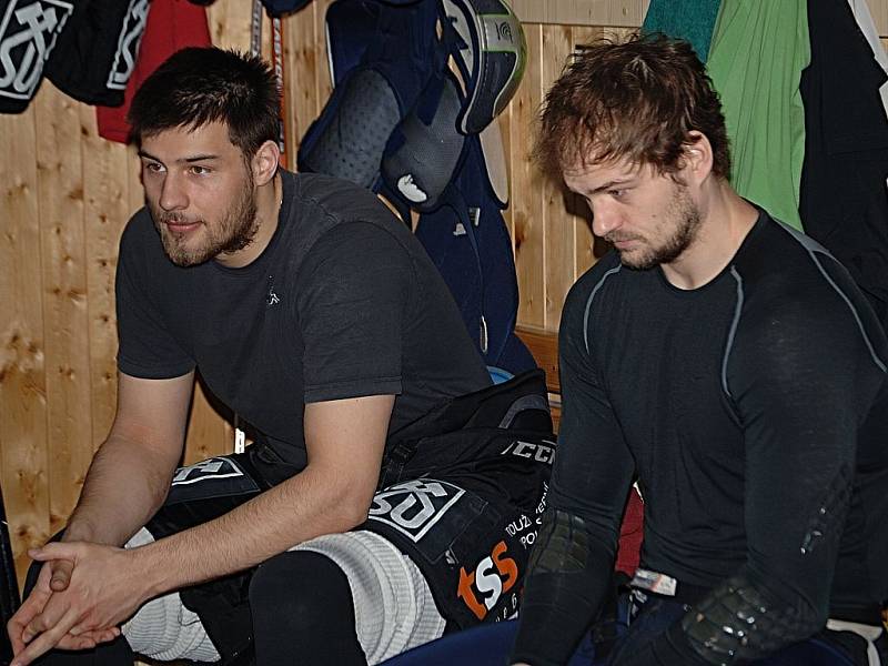 Z tréninku karlovarských hokejistů před začátkem finálových zápasů.