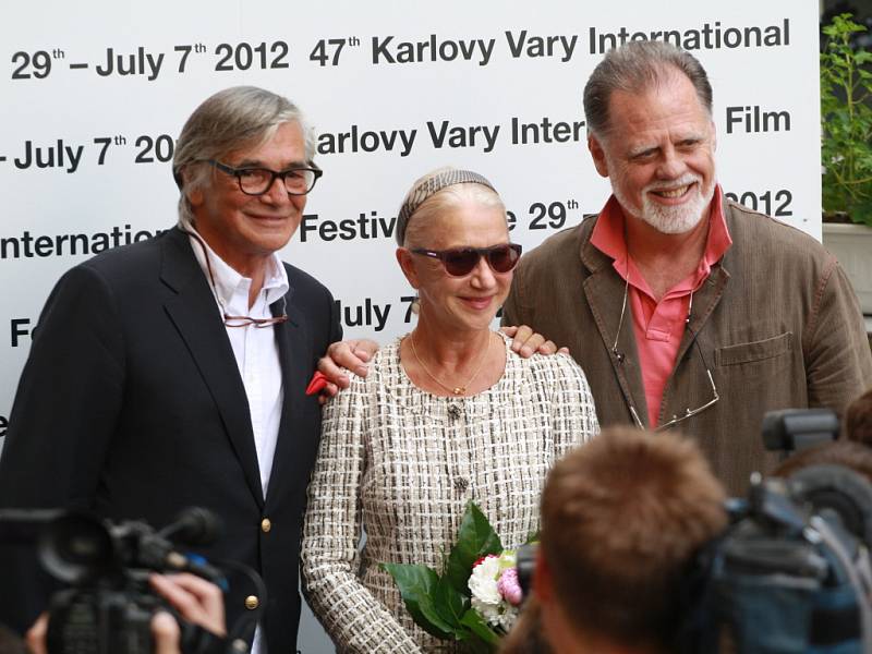 První den festivalu. Jiří Bartoška, Helen Mirren a Taylor Hackford.