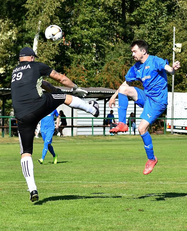 Nováček ze Dvorů si připsal o víkendu na účet již pátou výhru, když porazil Loko Mariánské Lázně vysoko 9:1.