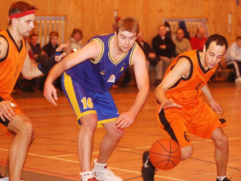 Basketbalisté karlovarské Thermie utrpěli v neděli druhou porážku v tomto ročníku Ligy mladých mužů. (Ilustrační foto.)