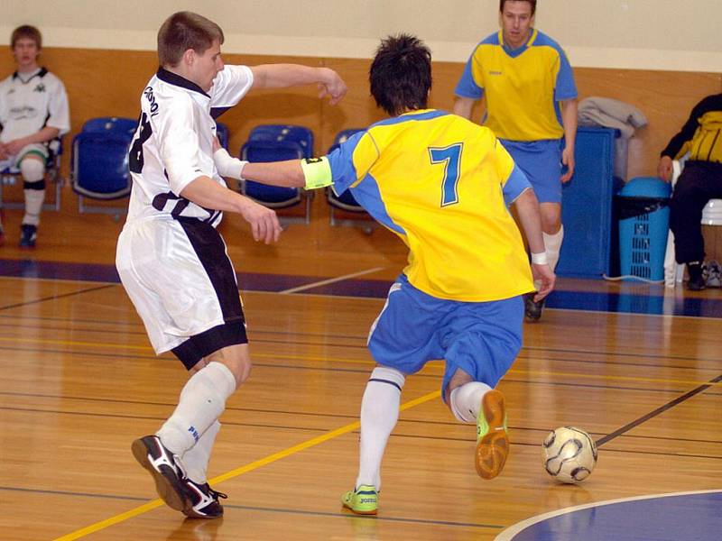 Vítězem ročníku 2009/10 krajského futsalového přeboru se po právu stali futsalisté Titaniku Chodov, kteří i napodruhé pokořili mužstvo z Poříčí.