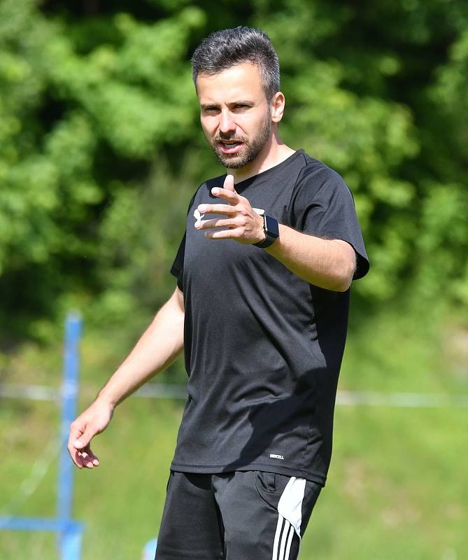 Nejdecký fotbalový stadion na Limnici se dnes prohýbal v základech. FK Nejdek se premiérově zapojil do projektu Fotbalové asociace ČR – Můj první gól.