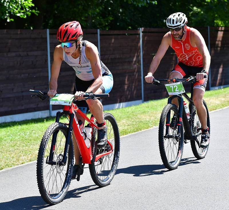 Rekordních 135 triatlonistů se postavilo na start 29. ročníku KIWI Xterra Triatlonu.