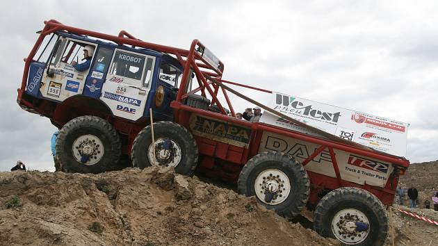 Truck Trial si podmaní po dva víkendové dny pískovnu ve Vřesové u Sokolova.