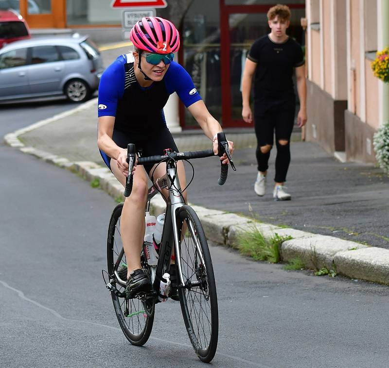 Poklidné lázeňské centrum Karlových Varů opět ožilo triatlonem. V sobotu 11. září se tu konal Český pohár v olympijském triatlonu.