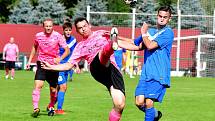 Cenný bod si připsala ve 4. kole krajské I. A třídě na konto rezerva FK Ostrov, která dosáhla v souboji s TJ Karlovy Vary-Dvory po výsledku 1:1 na bodový zisk.