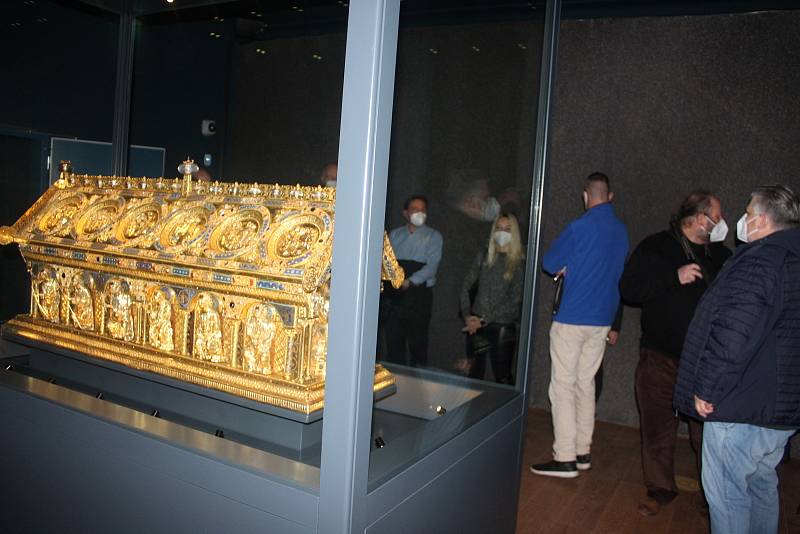 Relikviář svatého Maura má zbrusu novou interaktivní expozici, která se nachází v nově zrekonstruovaných Pluhovských domech.