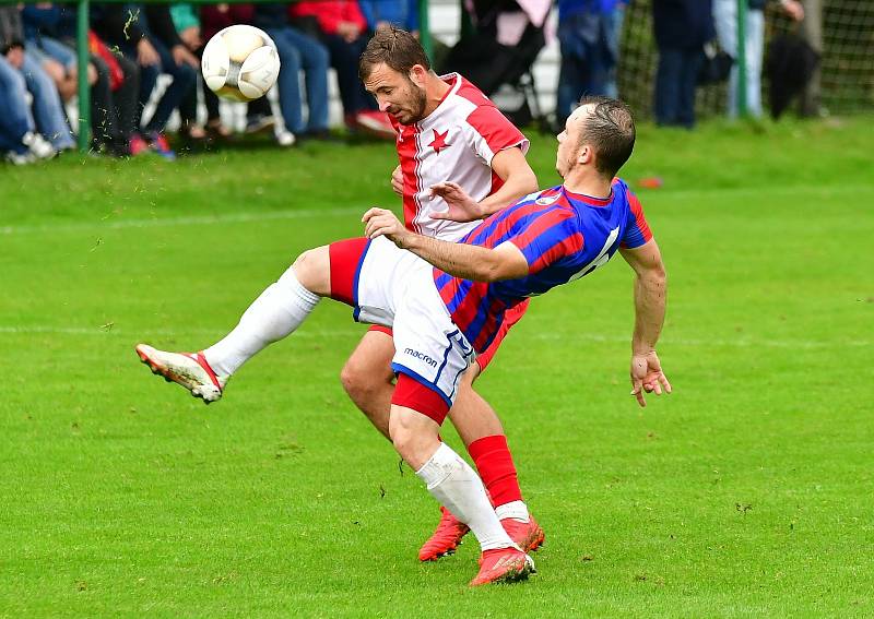 Západočeské derby přetavila v tříbodový zisk karlovarská Slavia, která porazila rezervu Viktorie Plzeň posilněnou o několik hráčů ligového A-týmu 1:0.