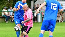 Cenný bod si připsala ve 4. kole krajské I. A třídě na konto rezerva FK Ostrov, která dosáhla v souboji s TJ Karlovy Vary-Dvory po výsledku 1:1 na bodový zisk.