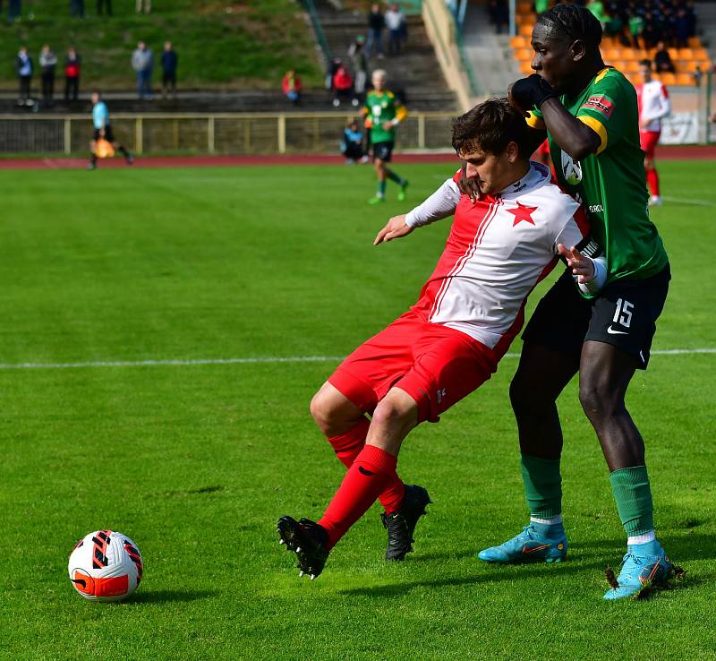 Sokolov porazil v třetiligovém derby karlovarskou Slavii 3:1.