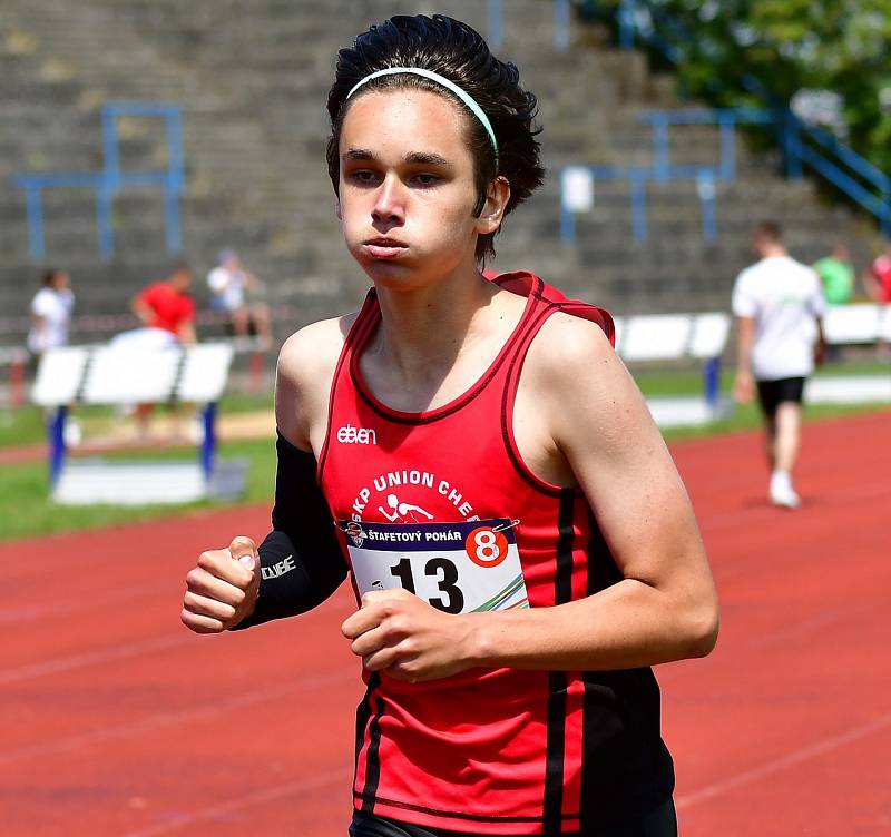 Atletická bitva tří krajů. Tu hostily o víkendu v rámci 1. kola OMD dorostu a juniorů Karlovarského, Plzeňského a Jihočeského kraje Karlovy Vary.