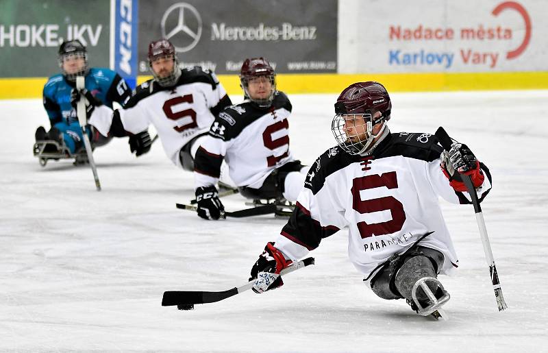 Po dvou letech se navrátili do KV Arény para hokejisté SKV Sharks Karlovy Vary. A návrat to byl vítězný. V šestém kole České para hokejové ligy Sharks pokořili v lázeňském městě i napodruhé v základní části pražskou Spartu 2:1.