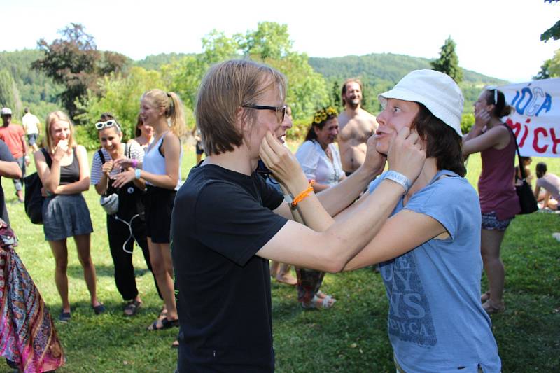 Multižánrový hudební festival Povaleč ve Valči.