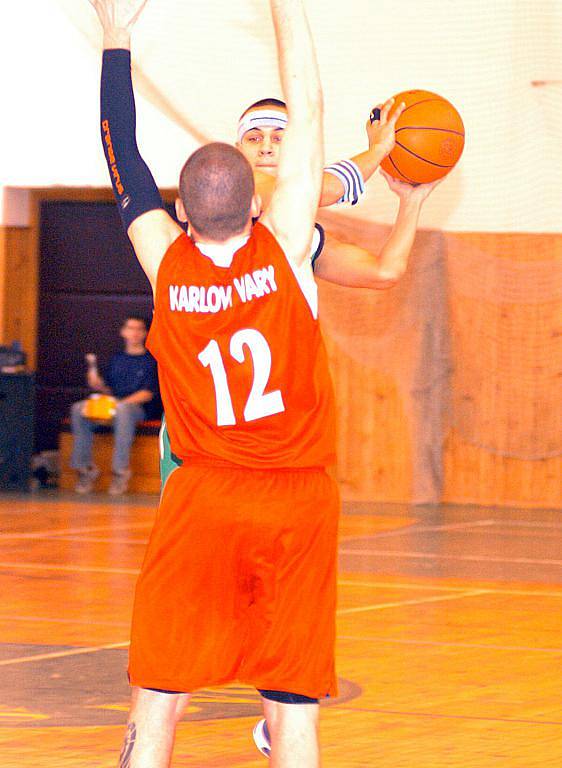 Zápas basketbalistů karlovarské Thermie s Kondory Liberec.