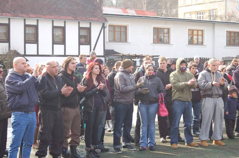 Nejdek byl uplynulou sobotu nejstřeženějším městem v kraji. Setkání příznivců ultrapravice dozorovala policie, ale také psovodi, kriminalisté nebo antikonfliktní týmy.