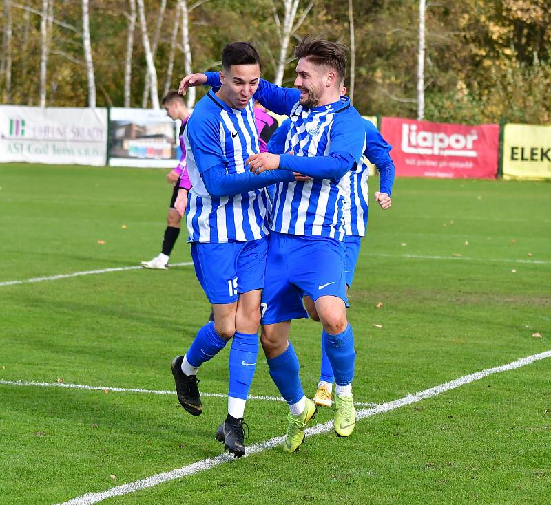 Ostrov zvládl důležitý souboj s Benešovem, vyhrál 3:0.