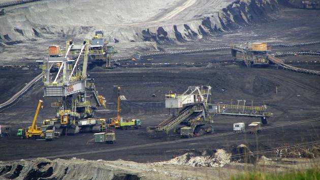 Těžební pole v revíru Sokolovské uhelné.