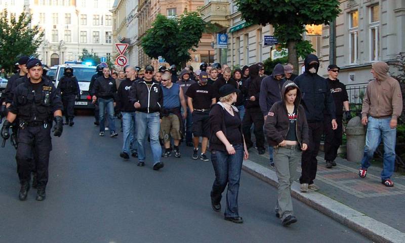 Nepovolená demonstrace extremistů v Karlových Varech.