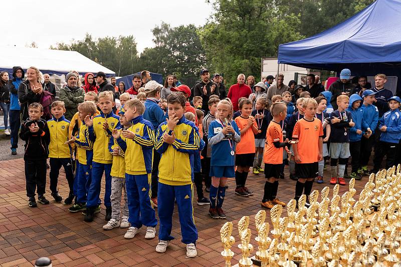 Čtyřicet mládežnických výběrů se představilo na jedenáctém ročníku sportovní akce ostrovského FK Den plný fotbalu.