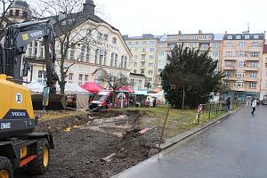 Karlovy Vary začaly se zásadní přeměnou nevyužívané plochy před Městskou tržnicí.