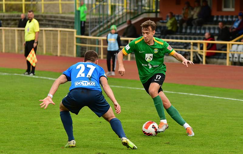 Fotbalisté Sokolova museli skousnout porážku 0:1 od Domažlic, kterou Chodům zařídil parádní trefou Jan zajíček.