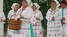 Roztančený folklorní festival a porcelánové slavnosti.