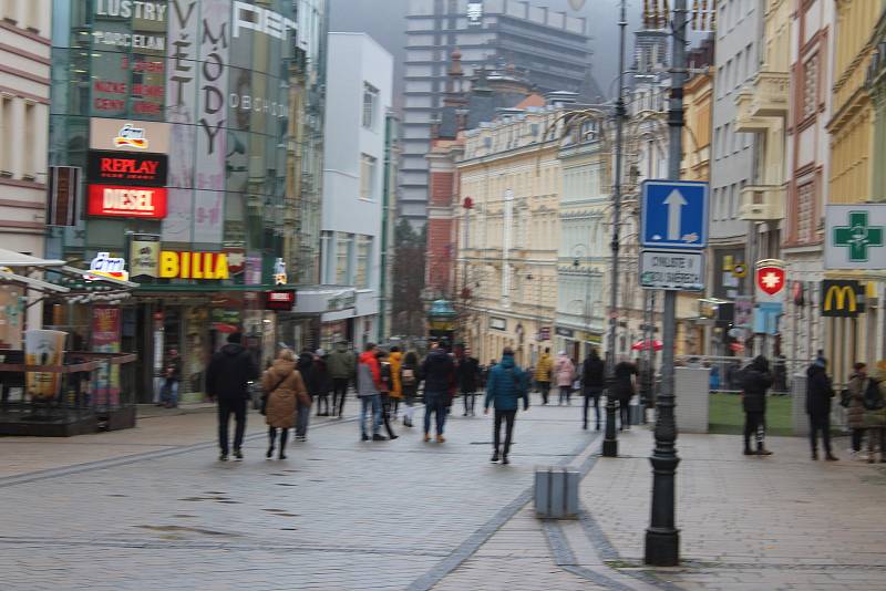Pěší zóna v centru Karlových Varů.