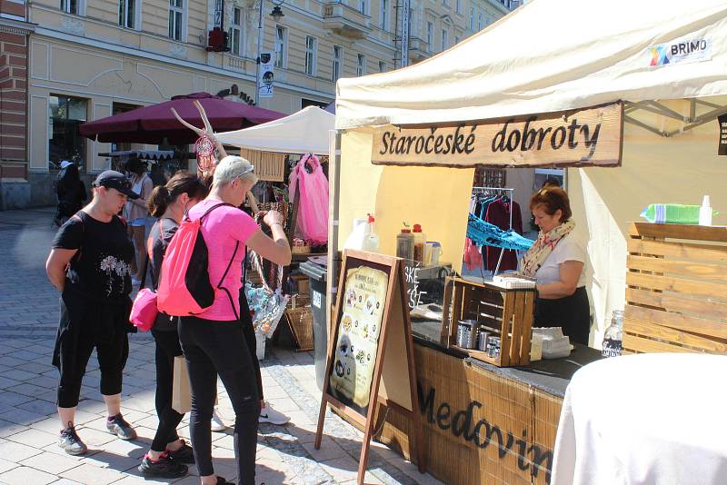 Součástí festivalu je i jarmark před Hlavní poštou.