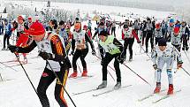 Karlův běh do bílé stopy přilákal o víkendu bezmála sedm stovek lyžařů.