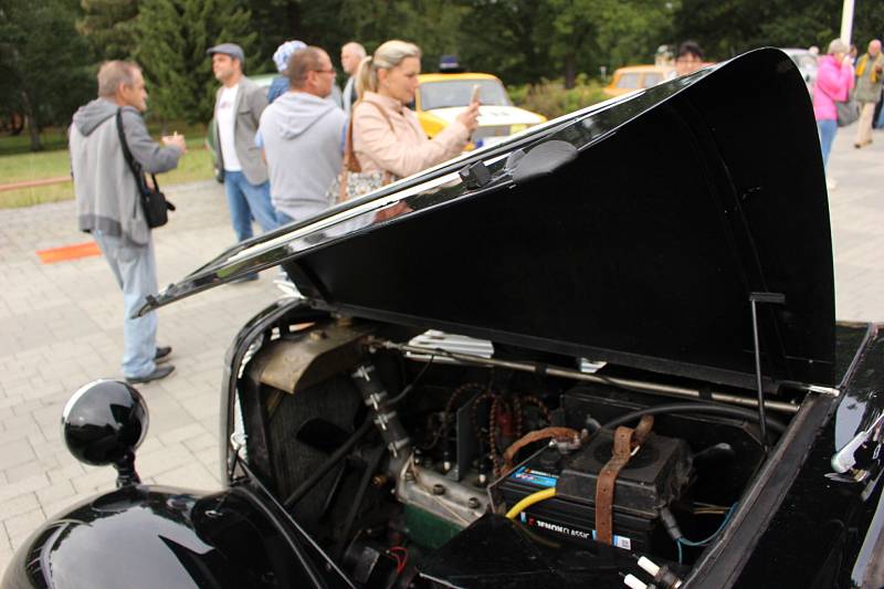 Historia Motor Club Františkovy Lázně pořádal v sobotu 1. září už 8. ročník Veteran Rallye Františkovy Lázně.