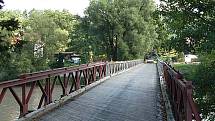 STARÝ MOST NEVYHOVUJE. Současný most v Šemnici  je jen provizorní a nevyhovuje požadovaným normám.