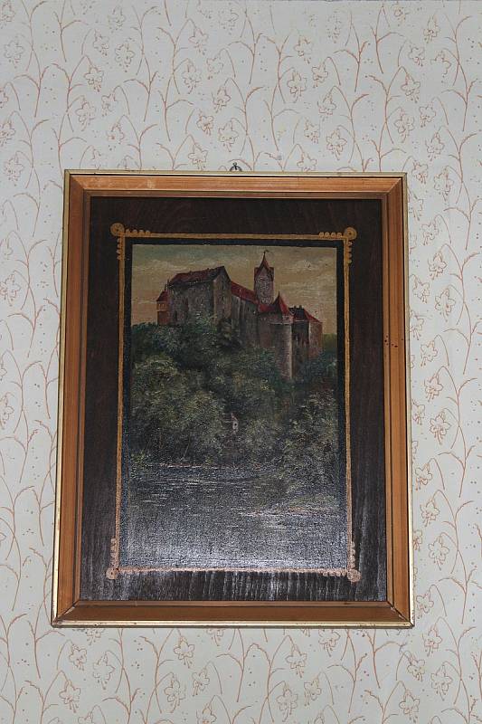 Jindřich Neudert sám také maluje, jeho obrázek Lokte, kde dříve bydlel.