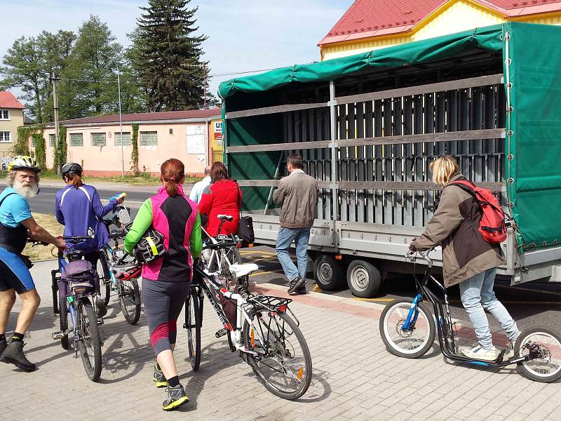 Cyklobusy jsou oblíbenou formou dopravy pro cyklisty.